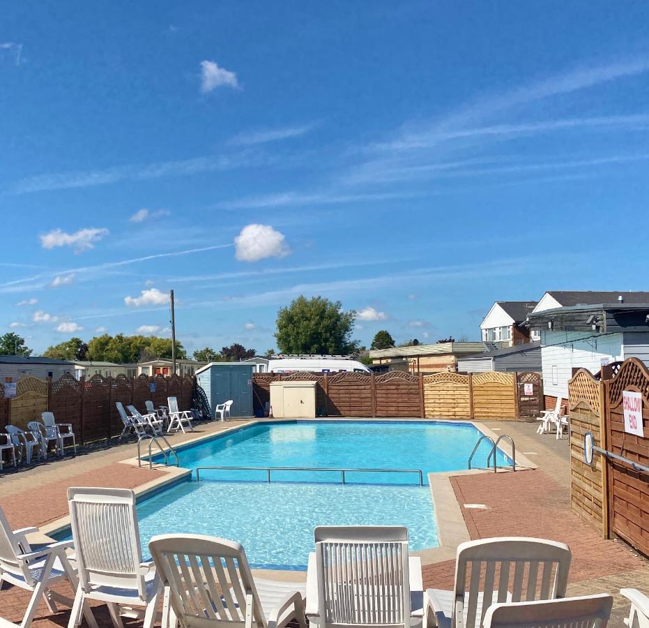 Winchelsea Beach Holiday Home - Pool & Beach Екстер'єр фото